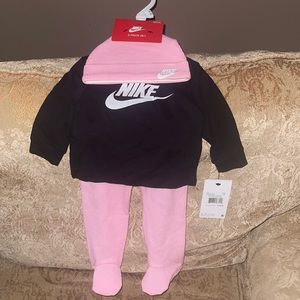 Nike 3 piece thermal set